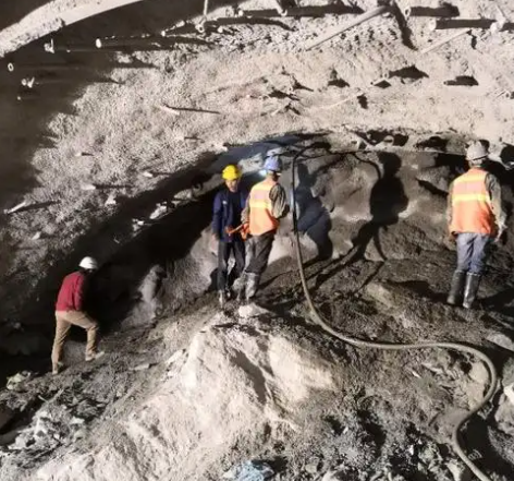 昭阳拱顶带模注浆料的施工流程及注意事项